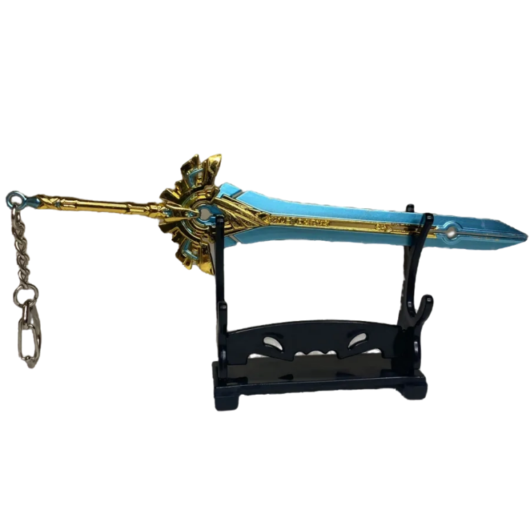 Porte-clés miniature de l’épée Fierté de la Voûte d’Azur, inspirée de Genshin Impact. La lame bleu clair aux détails dorés est montée sur un support noir élégant. Une chaîne métallique avec mousqueton est attachée au manche pour un transport facile.