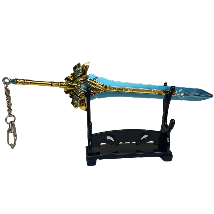 Porte-clés miniature de l’épée Fierté de la Voûte d’Azur, inspirée de Genshin Impact. La lame bleu clair aux détails dorés est montée sur un support noir élégant. Une chaîne métallique avec mousqueton est attachée au manche pour un transport facile.