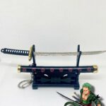 Porte-clés Shusui Zoro, réplique miniature de l’épée emblématique de One Piece, idéale pour les fans et collectionneurs.