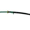 Katana inspiré de Sōsuke Aizen dans Bleach, avec un fourreau noir élégant et une poignée tressée en vert et blanc. La garde dorée apporte une touche raffinée à l’ensemble.