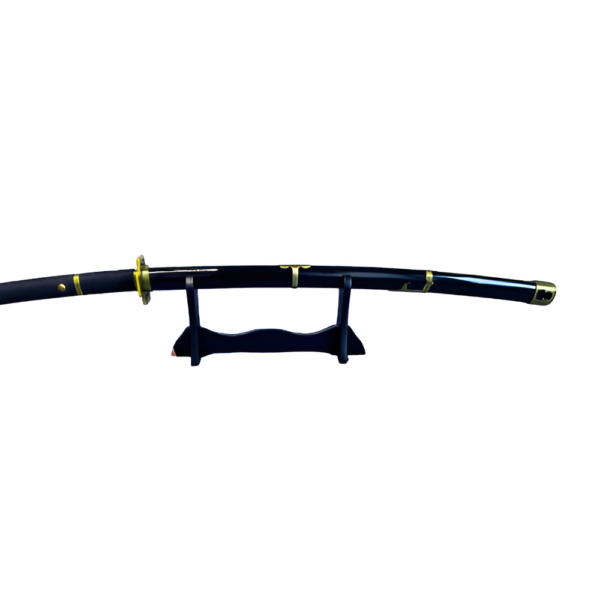 Katana Yubashiri de Zoro exposé sur un support noir, avec la lame partiellement dégainée montrant ses détails.