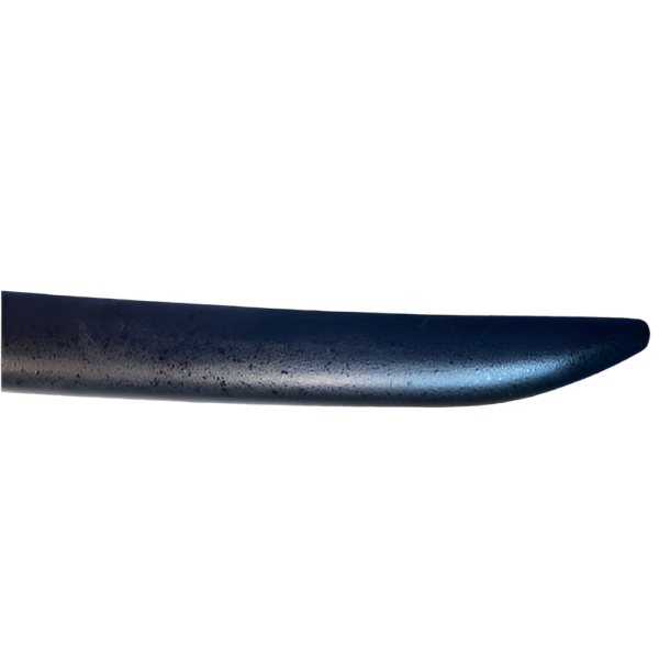 Extrémité du fourreau noir texturé du Katana Bankai d'Ichigo, inspiré de l'univers de Bleach