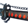 Détail de la garde noire et du manche rouge et noir avec chaînes du Katana Bankai d'Ichigo, inspiré de l'univers de Bleach