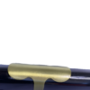 Détail du fourreau noir brillant du katana Yubashiri avec une attache dorée finement travaillée, inspiré de l'univers de One Piece.